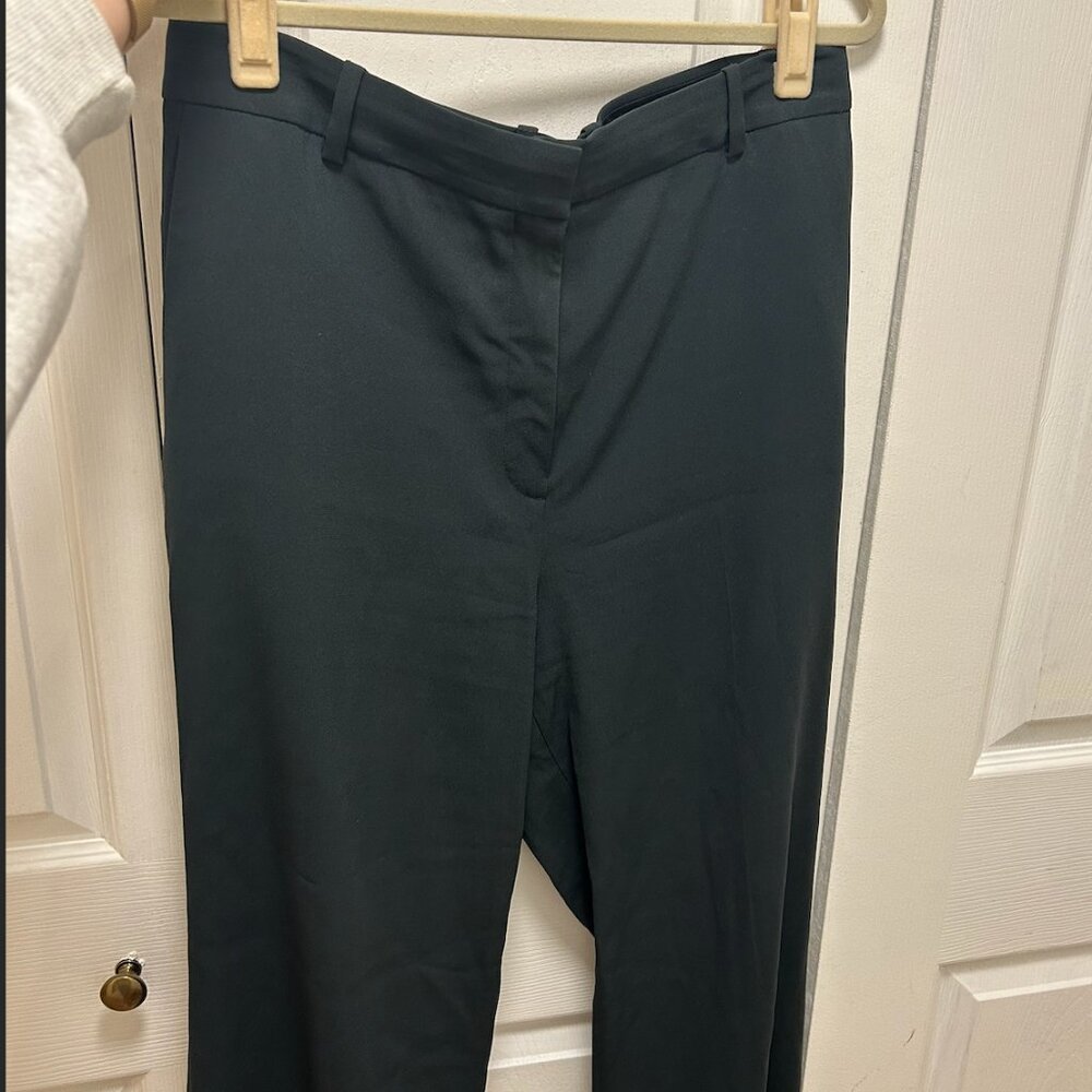 Green Aritzia Babaton Agency Pants - Size 10 Short